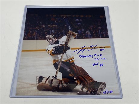SIGNED GERRY CHEEVERS PHOTO W/COA (8”X10”)