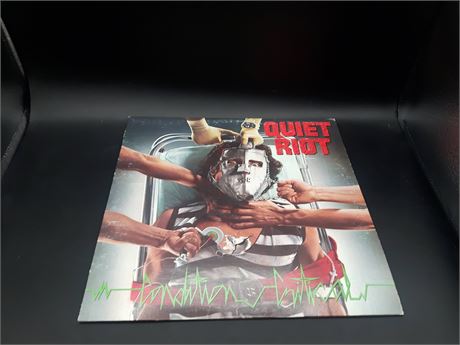 QUIET RIOT (VG) VERY GOOD CONDITION (SLIGHTLY SCRATCHED) - VINYL