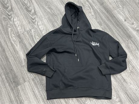STUSSY PULL OVER HOODIE SIZE 2