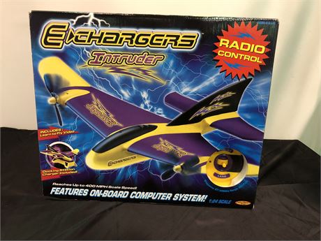 (NEW) E-CHARGERS INTRUDER TOY