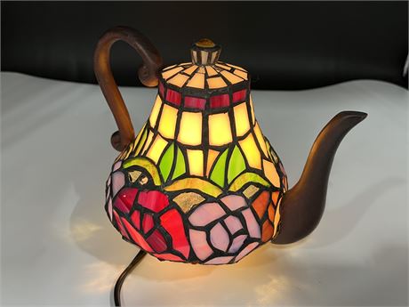 STAINED GLASS TEAPOT LAMP - WORKS (7.5” tall)