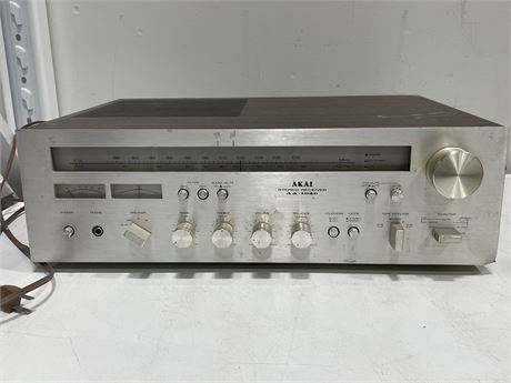 RECEIVER AMP AKAI AA-1040