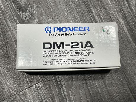 PIONEER NEW DM-21A UNI-DIRECTIONAL DYNAMIC MICROPHONE