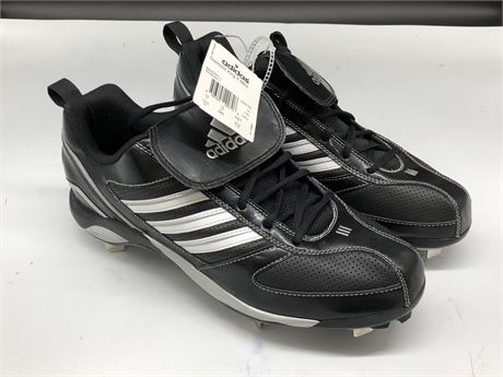 NEW ADIDAS SOCCER CLEATS MENS SIZE 10