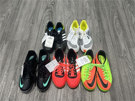 5 PAIRS OF NIKE / ADIDAS KIDS SPORTS CLEATS / SHOES - SIZES 2.5 - 3.5