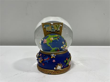THE 2003 LIMITED EDITION EBAY COLLECTIBLE SNOW GLOBE #618/2000 - 5” TALL