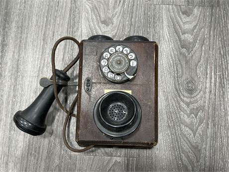 VINTAGE NORTHERN ELECTRIC ROTARY PHONE 10”x7”x5”