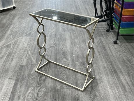 SMALL MIRRORED METAL SIDE TABLE (20”x9”x22”)