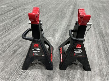 2 MOTOMASTER DOUBLE LOCK AXLE STANDS