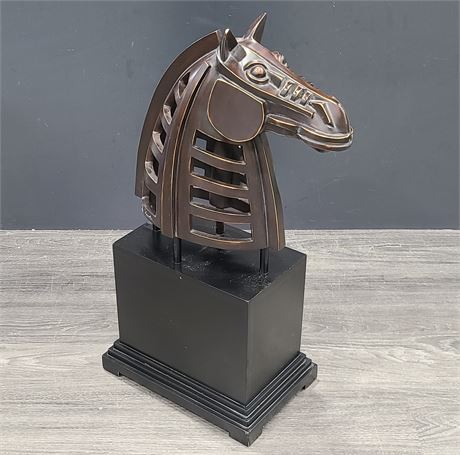 HORSE BUST SIGNED (25"Tall)