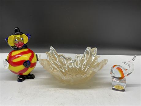 MURANO LABELLED BOWL, FISH & A CLOWN (TALLEST IS 7”)