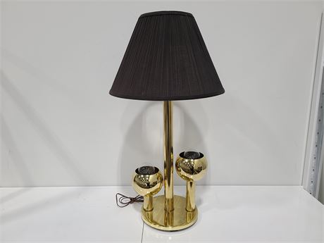 1 BRASS MCM LAMP WITH BLACK SHADE