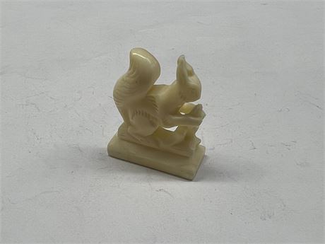 SMALL IVORY CARVING OF SQUIRREL (1”)