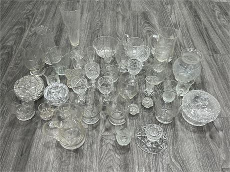 LOT OF CRYSTAL / ETCHED GLASS CUPS, BOWLS, ETC