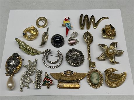 20 VINTAGE BROOCHES