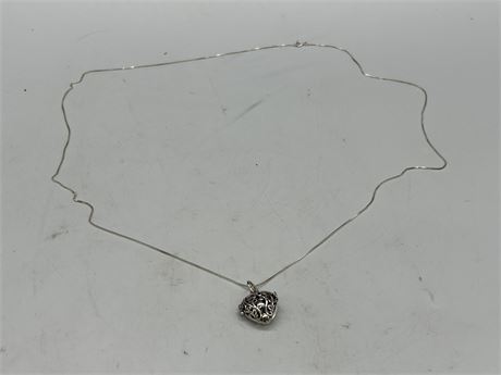 LARGE SAGE MARKED 925 NECKLACE W/HEART PENDANT