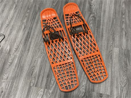 VINTAGE VICTOR BRAND PLASTIC / LEATHER SNOWSHOES - 34” LONG