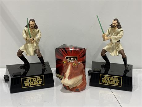 2 STAR WARS COIN BANKS WITH SOUND EFFECTS & CERAMIC MUG