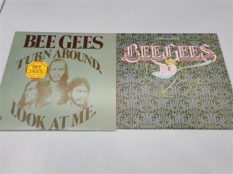 2 BEE GEES RECORDS (Excellent condition)
