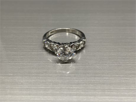 925 STERLING SILVER W/CZ ENGAGEMENT RING