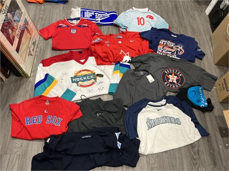 LOT OF SPORTS / MISC CLOTHING, ETC