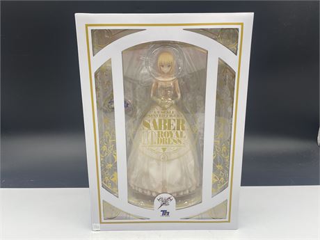 (NEW) SABER 10TH ROYAL DRESS BY HIROSHI 1/7 SCALE PAINTED FIGURE