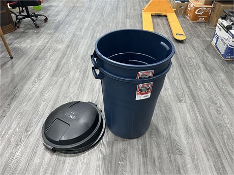2 NEW RUBBERMAID ROUGHNECK 26GAL GARBAGE CANS