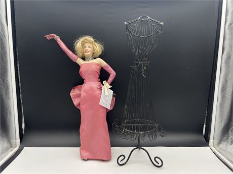 VINTAGE MARILYN MONROE DOLL BY FRANKLIN MINT + METAL DOLL DRESS STAND - 19” TALL