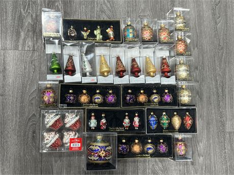 LOT OF NEW LONDON DRUGS HAND CRAFTED XMAS ORNAMENTS