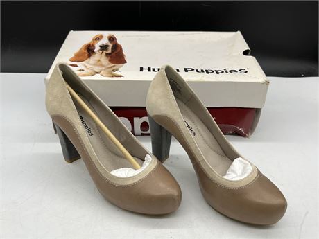 (NEW) HUSH PUPPIES WOMANS HEELS SIZE 6