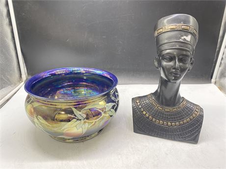 HEAVY CLEOPATRA STATUE AND CERAMIC POT (STATUE 1FT TALL)