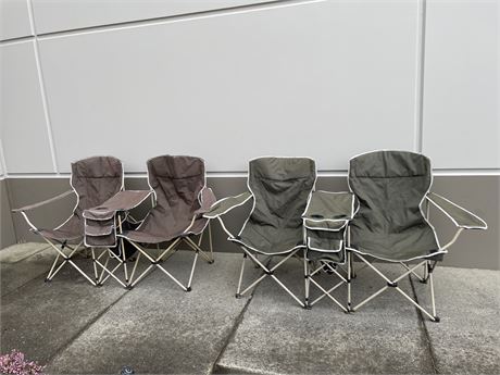 2 SETS OF FOLDABLE LAWN CHAIRS (BROWN COLOURED ONE SHOWS SIGNS OF USE)