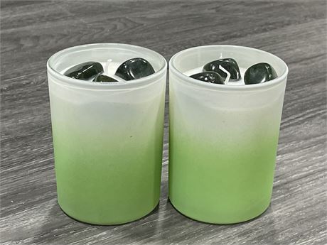 2 CANDLES WITH JADE NUGGETS INSIDE