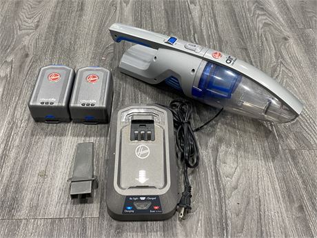 POWERFUL HAND VAC W/2 BATTERIES + CHARGER (GOOD CONDITION)