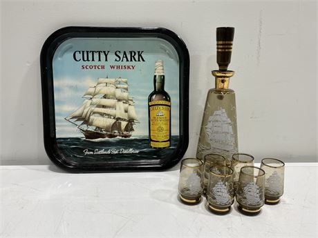 VINTAGE CUTTY SARK TRAY, DECANTER & 6 SHOT GLASSES