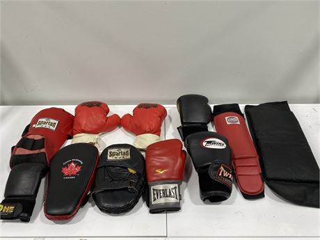 LOT OF BOXING / SPARRING EQUIPMENT - NO MATCHING PAIRS