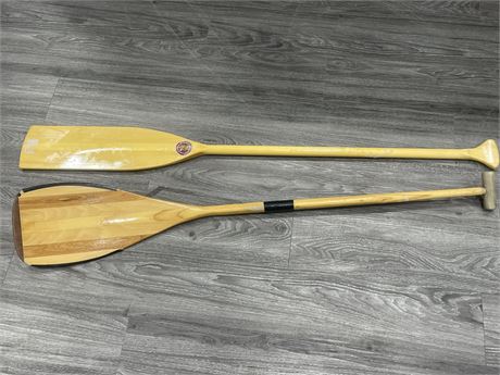 2 MADE IN CANADA CANOE PADDLES