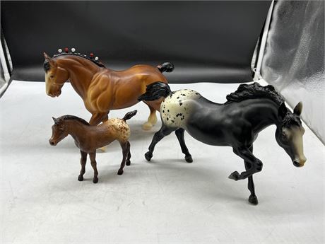 3 BREYER HORSES - WILD, FOAL & CLYDE - LARGEST IS 13” LONG