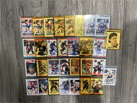 31 AUTOGRAPHED HOCKEY CARDS