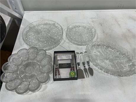 4 CRYSTAL SERVING TRAYS W/ 4 HANDMADE BUTTER KNIVES & 3 CHEESE KNIVES
