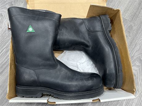 HIGH VALUE NOS CANADA WEST BOOTS CO. STEEL TOE WORK BOOTS - SIZE 13
