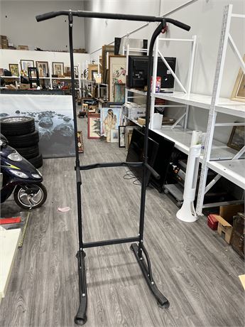 PULL UP / DIPS BAR - NEEDS HARDWARE TO ADJUST