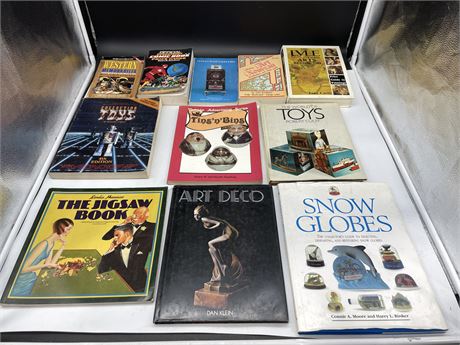 LOT OF PRICE GUIDES / BOOKS ON COLLECTING