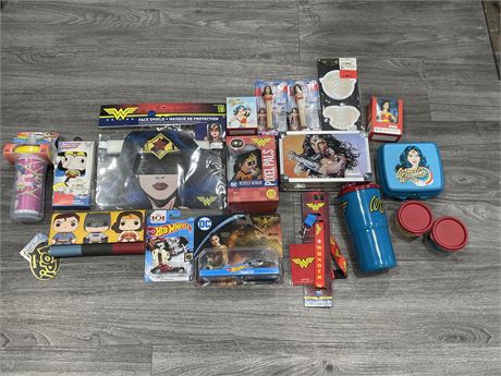 LOT OF MISC WONDER WOMAN COLLECTABLES