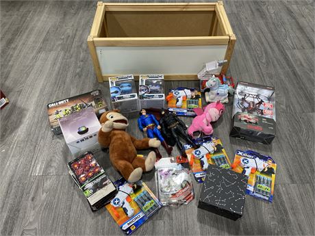 LARGE BOX OF TOYS/COLLECTABLES