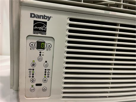 DANBY ENERGY STAR AIR CONDITIONER UNIT (working / as is)