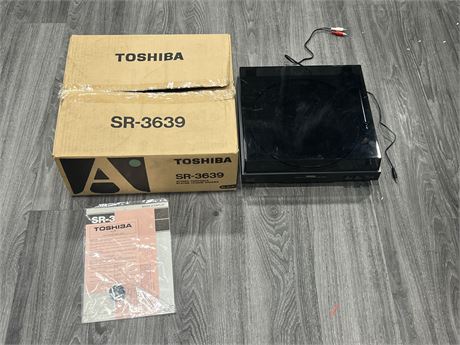 TOSHIBA SR-3639 TURNTABLE W/BOX