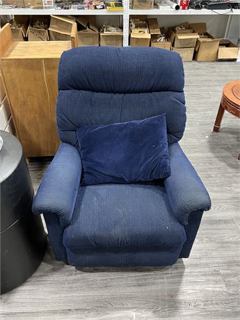 VINTAGE CUSHIONED RECLINER
