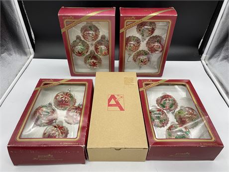 NEW AVON CHRISTMAS POINSETTIA STRING LIGHTS & 4 BOXES OF GLASS ORNAMENTS