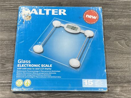 SALTER ELECTRONIC GLASS SCALE